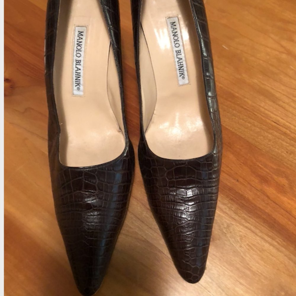 Manolo Blahnik Brown Alligator Pumps